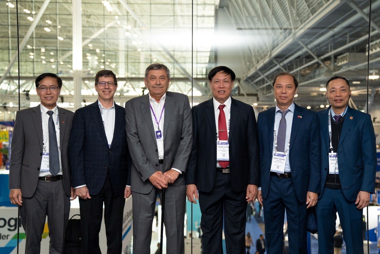 Đoàn công tác Bộ Y tế do Thứ trưởng Đỗ Xuân Tuyên dẫn đầu tham dự hội nghị Sinh học quốc tế 2023